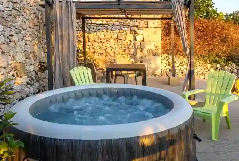 Dimora Panorama con Jacuzzi privata nel giardino a Montesardo, Alessano